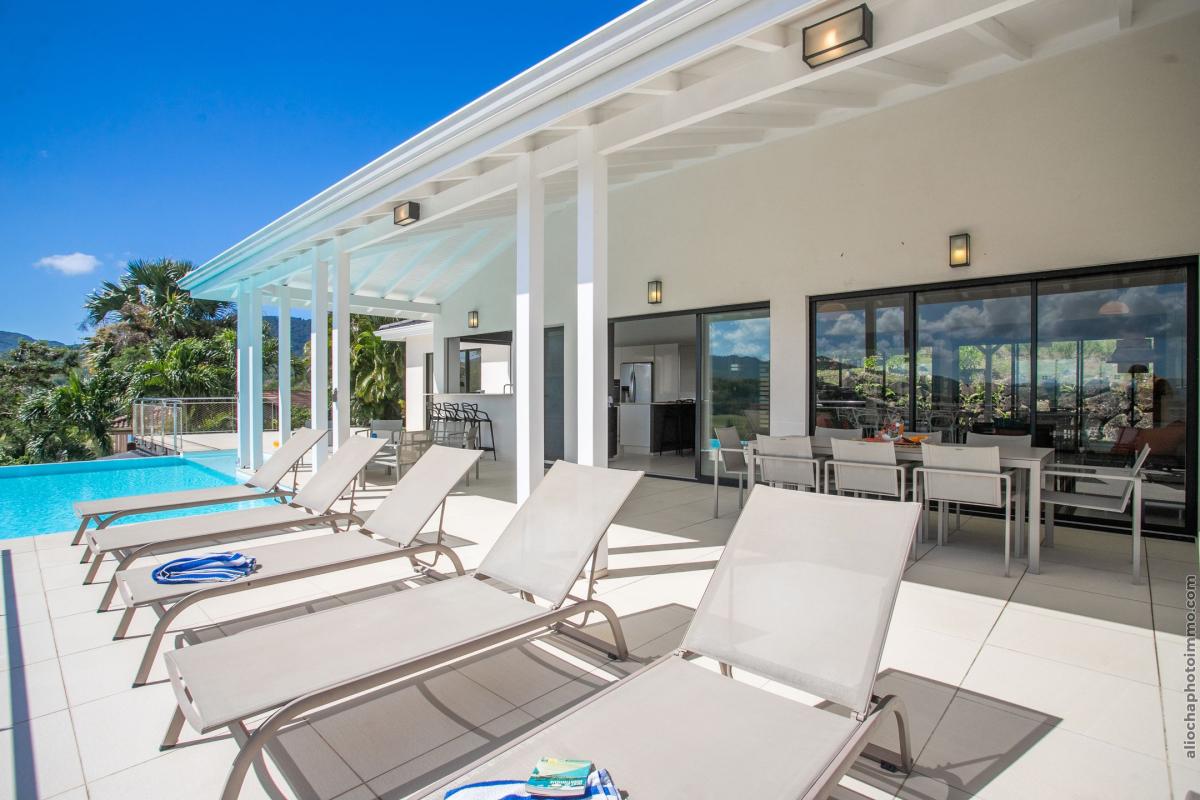 Location_Villa_Les_Trois_Ilets_Martinique_transats (1)